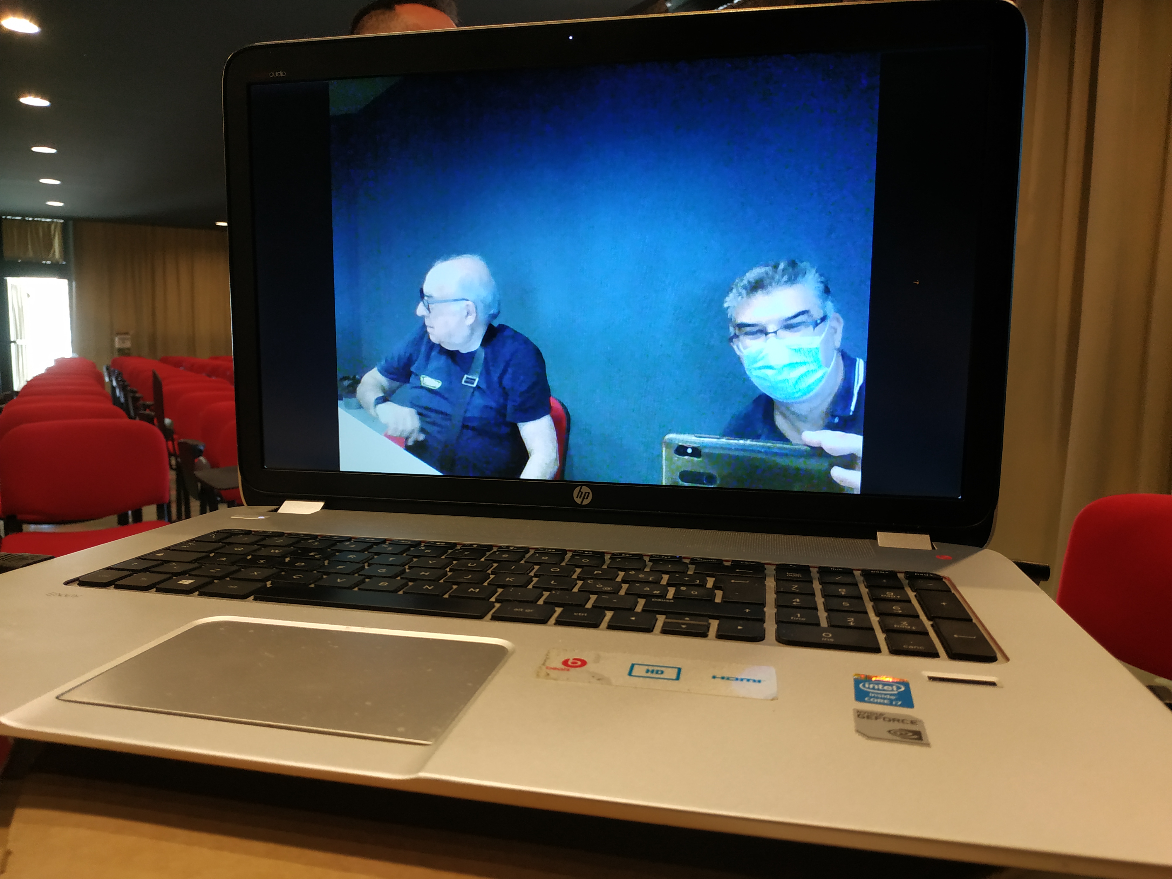 sala convegni di Centobuchi i preparativi